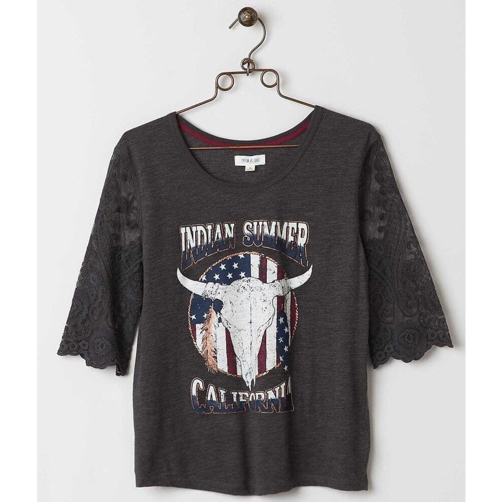 Taylor & Sage Buckle Indian Summer graphic tee